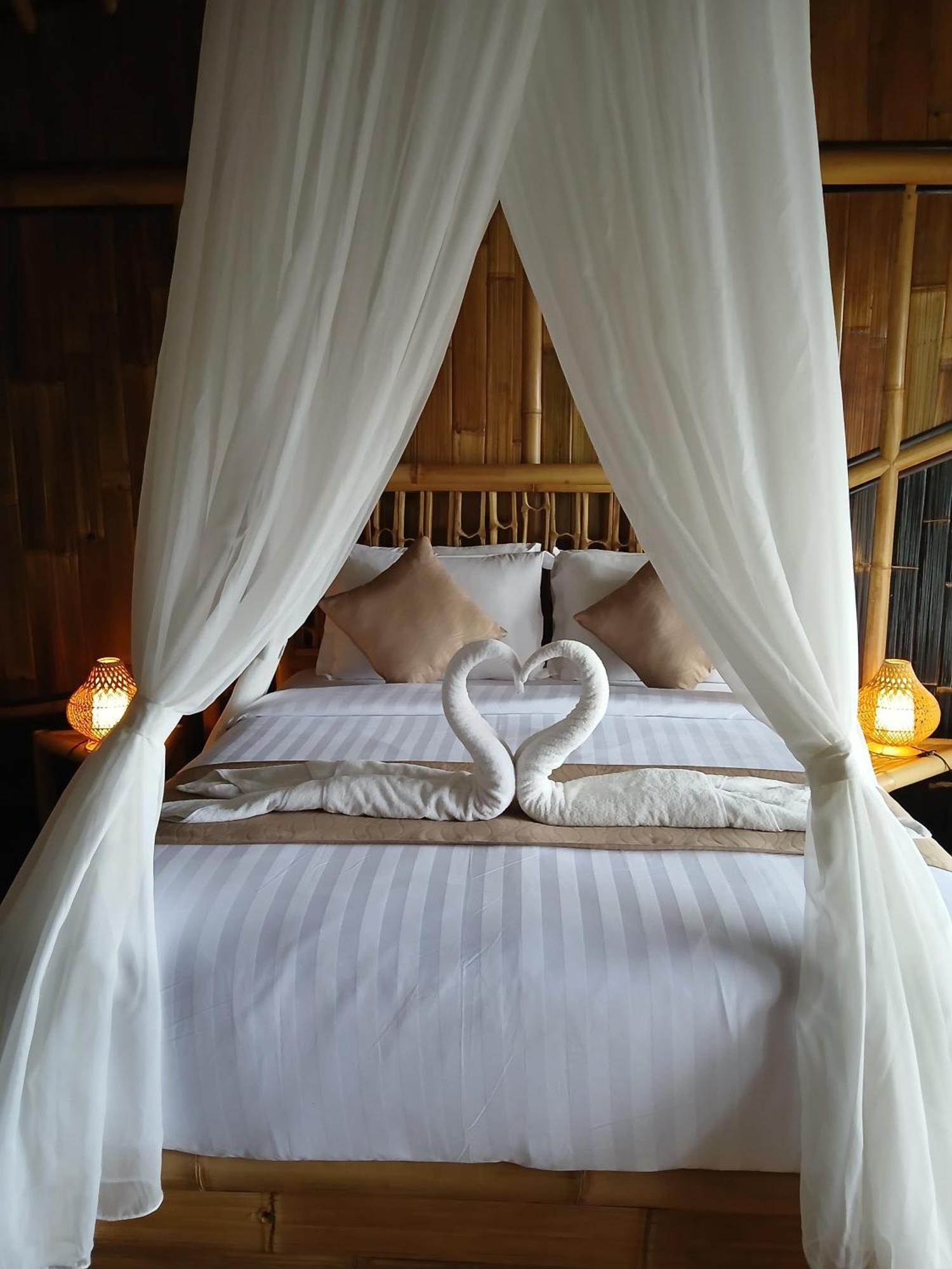 Danaswari Bali Bamboo House Villa Selat Exterior photo
