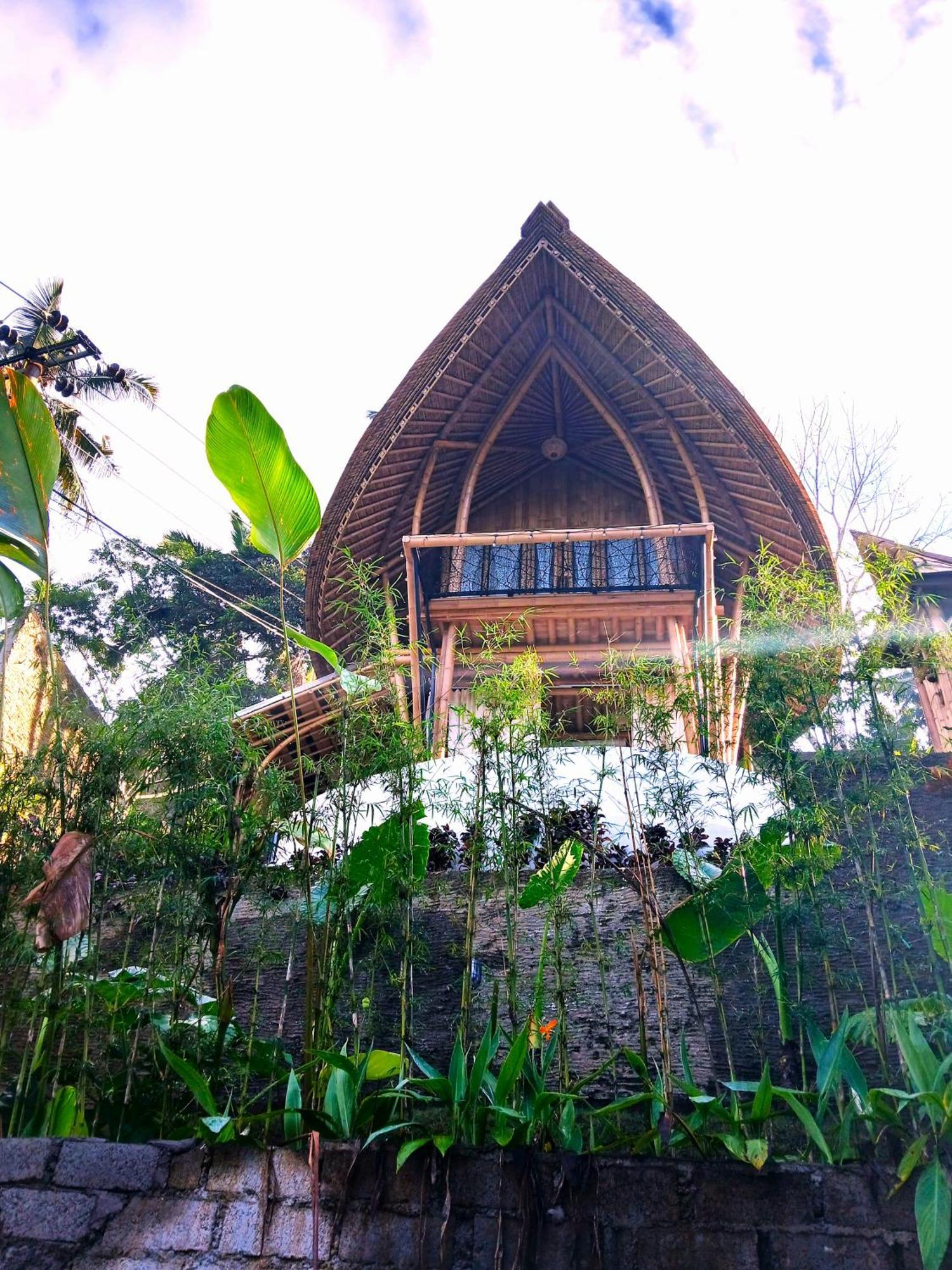 Danaswari Bali Bamboo House Villa Selat Exterior photo