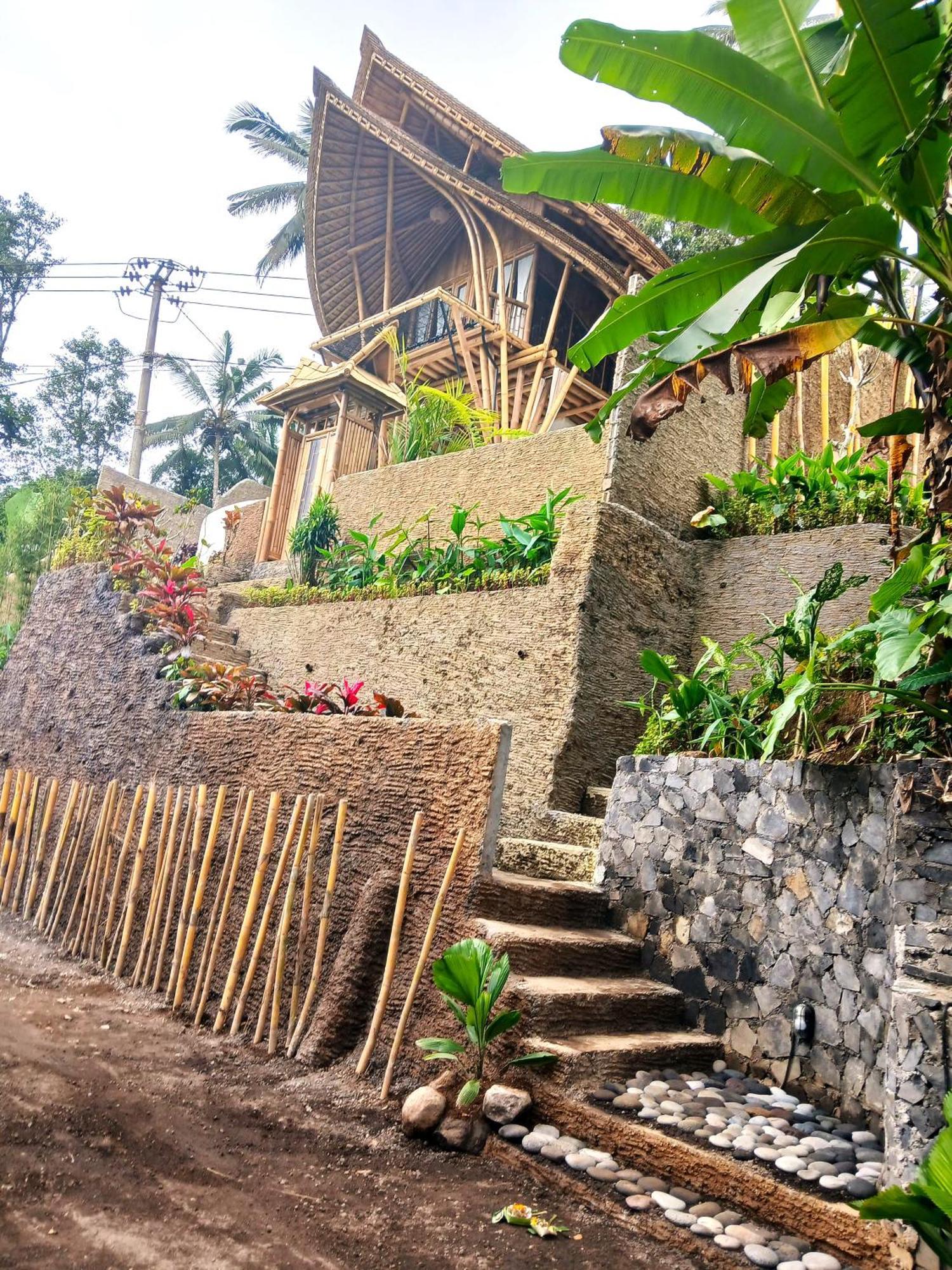 Danaswari Bali Bamboo House Villa Selat Exterior photo