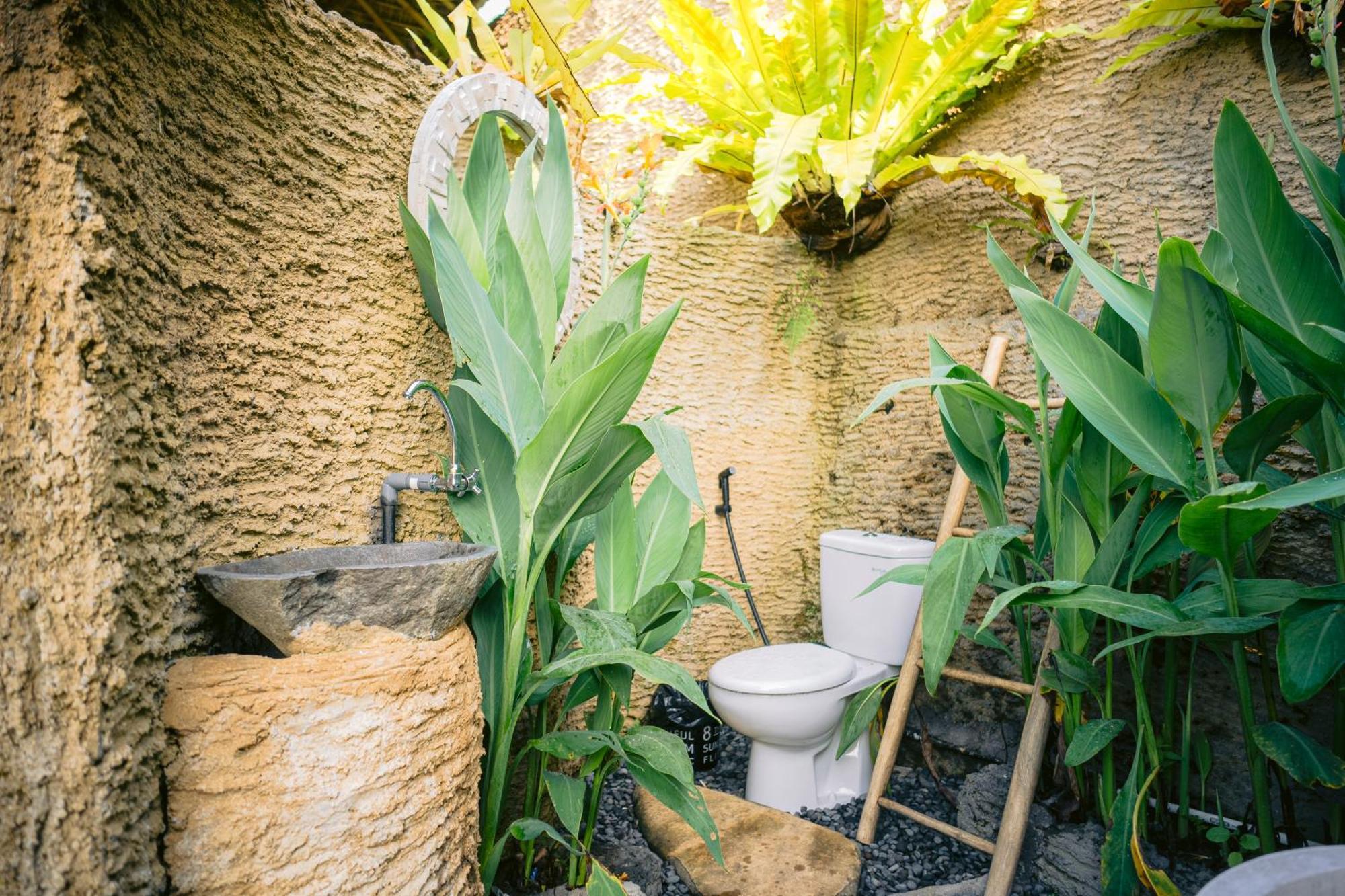 Danaswari Bali Bamboo House Villa Selat Exterior photo